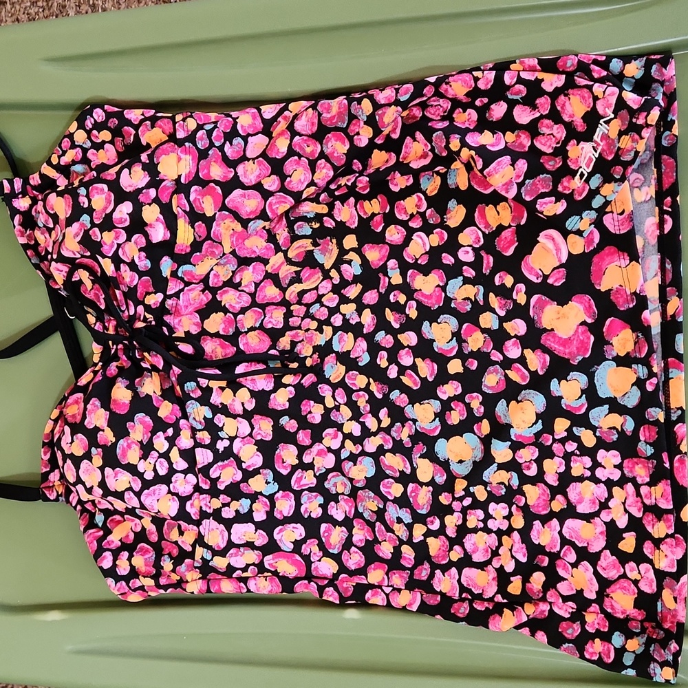 SWIM TOP - Picture 1 of 5